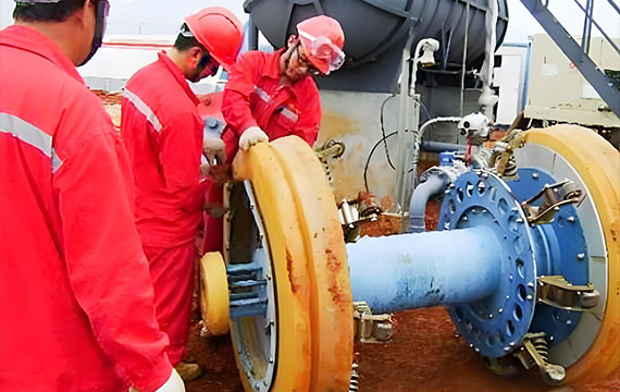 pipeline-pigging-operation-field