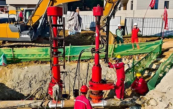 Close-up of our specialized hot tapping and stoppling machine, the key equipment for performing high-pressure pipeline plugging services.