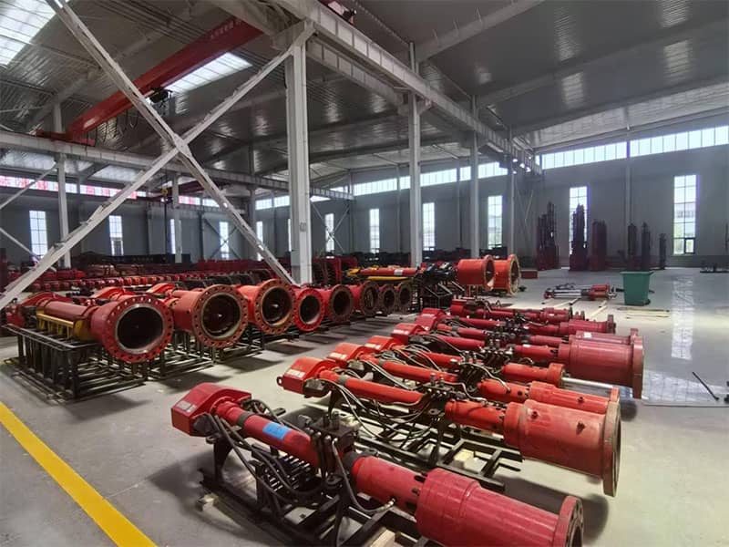 Professional hot tapping machines for pipeline construction and repair services.