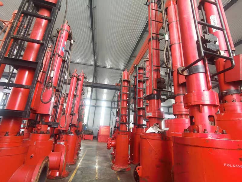 Advanced pipeline plugging equipment for safe and efficient line isolation.