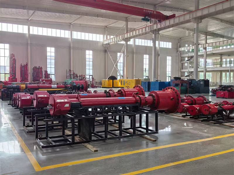 A comprehensive fleet of JSW's hot tapping machines, including KKJ500 and KKJ300 models, ready for pipeline projects.