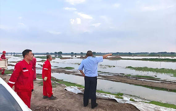 The project team efficiently overcoming logistical hurdles like stuck vehicles, showcasing problem-solving skills essential for successful emergency response.