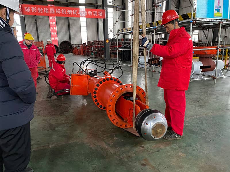 A full-side view of the spherical pipeline plugging equipment, showcasing its robust construction and design for large-diameter pipeline isolation.