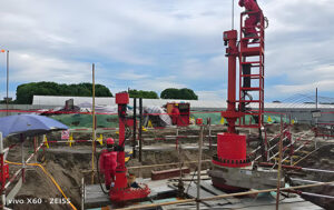 Core pipeline hot tapping and plugging equipment for on-line crude oil pipeline repair and integrity maintenance